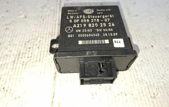 Mercedes-Benz CLS C219 Light module LCM A2198202526 5DF00827807 0000604345