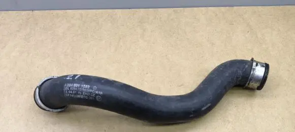 Engine coolant pipe/hose