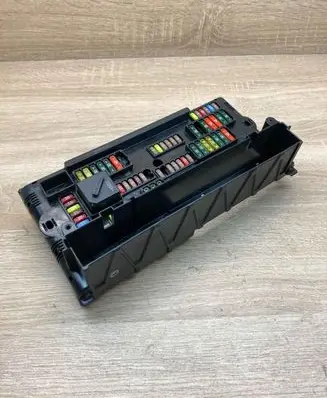 BMW 5 F10 F11 Fuse module 9252815 170033442