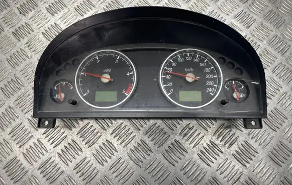 Ford Mondeo Mk III Speedometer (instrument cluster) 1S7F10841 44ZU187 6620