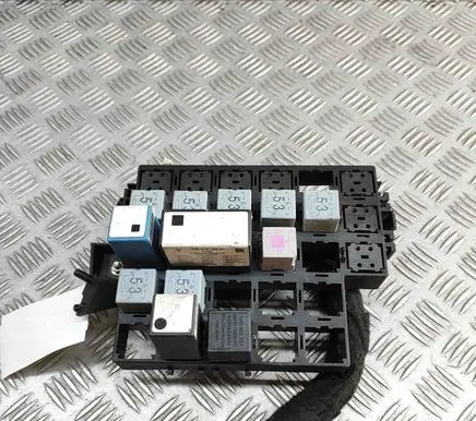 Porsche Boxster 986 Fuse module 99661010900 99661011800
