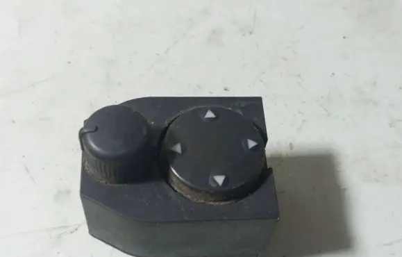 Audi A4 S4 B5 8D Wing mirror switch 8D0959565A