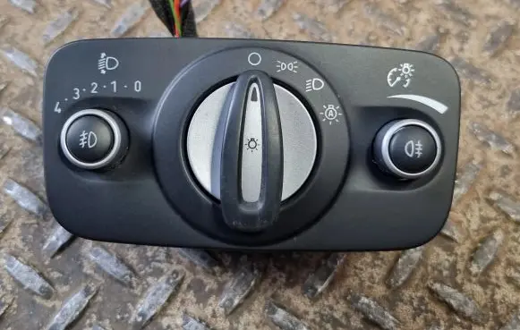 Ford Focus Light switch AG9T13A024CC