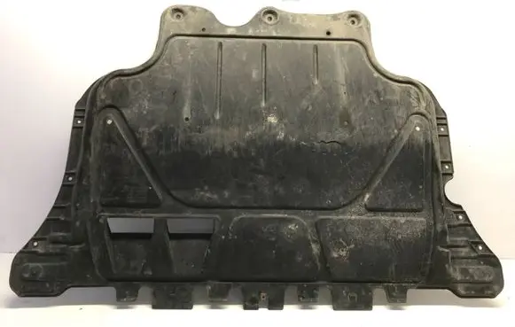 Volkswagen PASSAT B8 Engine splash shield/under tray 3Q0825235A 3Q0825236D