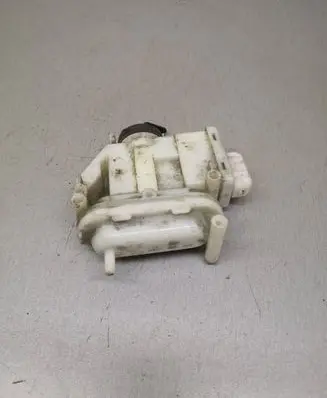 Volkswagen PASSAT B4 Central locking vacuum pump 357862153B