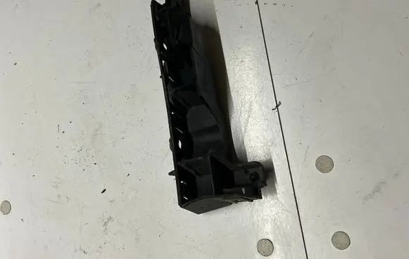 Audi A6 S6 C7 4G Front bumper mounting bracket 4G8807283