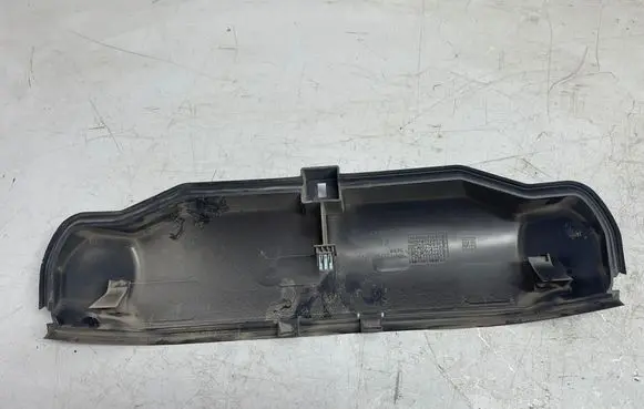 Opel Insignia B Wiper trim 84107410