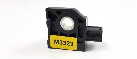 Mitsubishi L200 Airbag deployment crash/impact sensor 8651A068 M3323