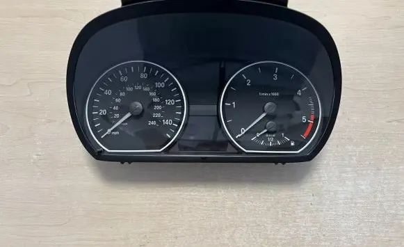 BMW 1 E81 E87 Speedometer (instrument cluster) 9187331 4032082