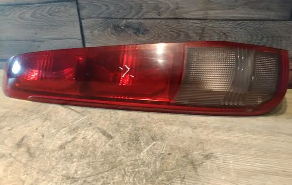 Nissan X-Trail T30 Rear/tail lights