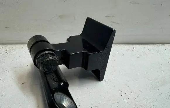 BMW 5 F10 F11 Rear door upper hinge 7185634