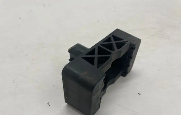 Mercedes-Benz C W205 Jacking socket point A2046920028 A2046900009