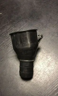 BMW 1 E81 E87 Window washer liquid tank fill tube 7075099