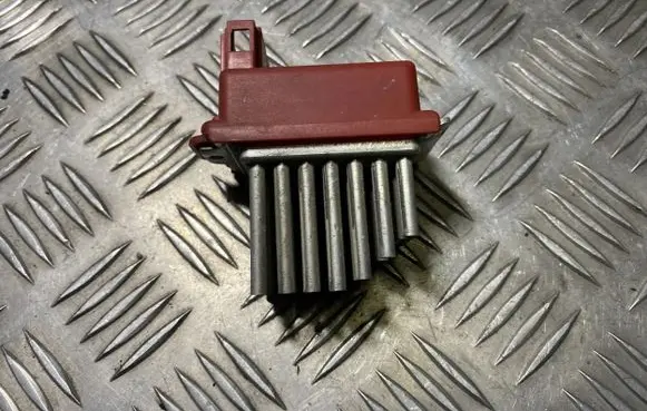 Ford Galaxy Heater blower motor/fan resistor 1J0907521 5DS00646701 657364M
