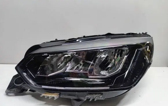 Peugeot 208 Headlight/headlamp 73313327