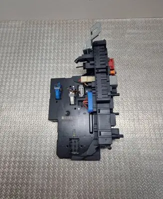 Mercedes-Benz C W204 Fuse module 2049060205 2319025101 2049010702
