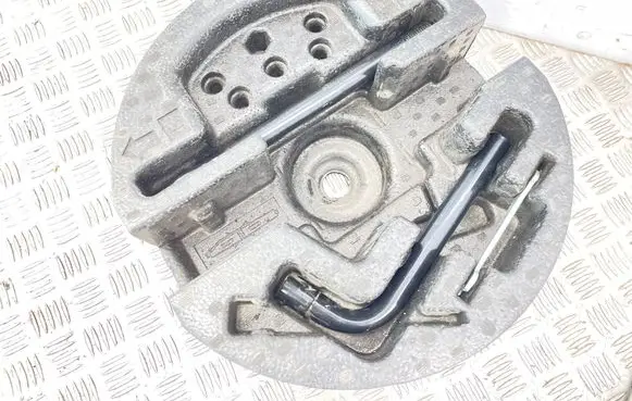 Renault Latitude (L70) Tool set 995040012R