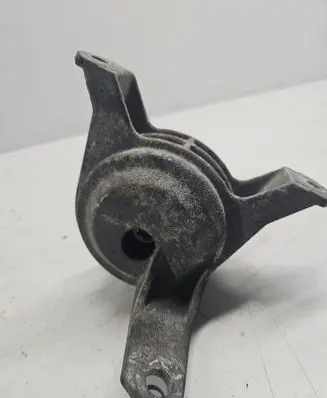 Opel Zafira A Engine mount bracket 90575772