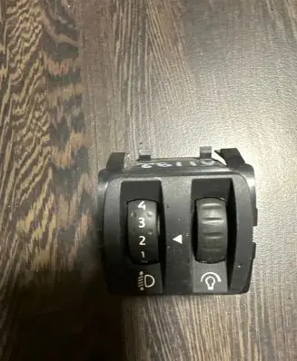 Opel Vivaro Headlight level height control switch 251900567R A14547