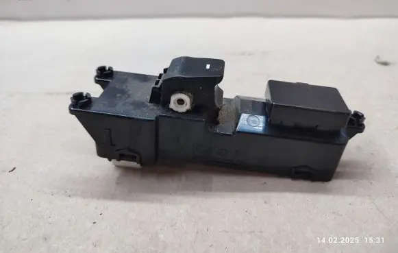 Hyundai Tucson TL Electric window control switch 93580D3031
