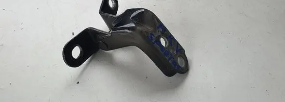 KIA Sportage Front door upper hinge