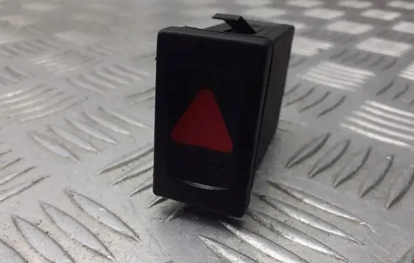 Volkswagen PASSAT B5.5 Hazard light switch 3B0953235D