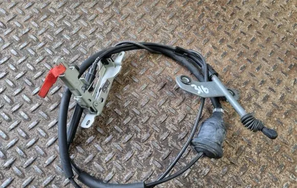 Dodge Charger Gear shift cable linkage 68066472AH