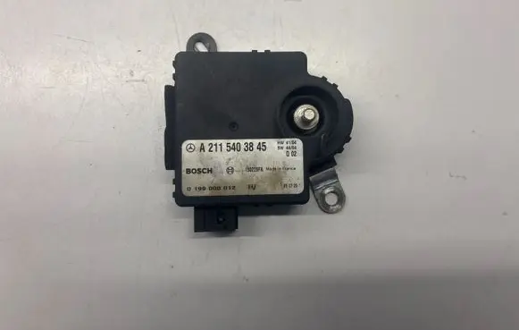 Mercedes-Benz E W211 Charging relay A2115403845