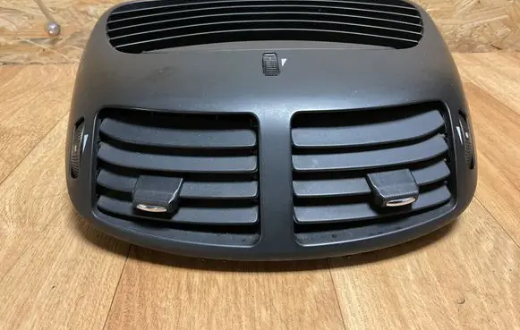 Alfa Romeo 147 Dash center air vent grill 225501