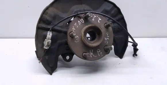 Toyota Avensis Verso Front wheel hub