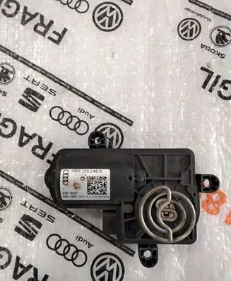 Audi A5 Intake manifold valve actuator/motor 4N0133246A