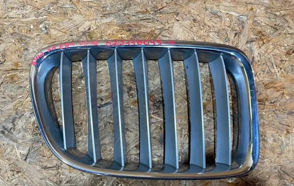BMW X1 E84 Front bumper upper radiator grill 51112993308 S2511B049-M