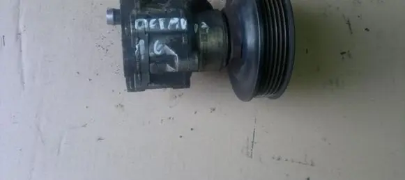 Skoda Octavia Mk1 (1U) Power steering pump 06A145157