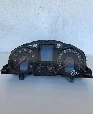 Volkswagen PASSAT B6 Speedometer (instrument cluster) 3C0920871D V0002000