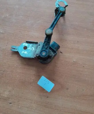 Mercedes-Benz E W213 Headlight/headlamp level sensor A0009053704