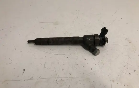 Opel Vivaro Fuel injector HMLGT2183R