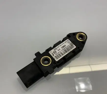 Mercedes-Benz E W211 Airbag deployment crash/impact sensor 0028201326 A0028201326