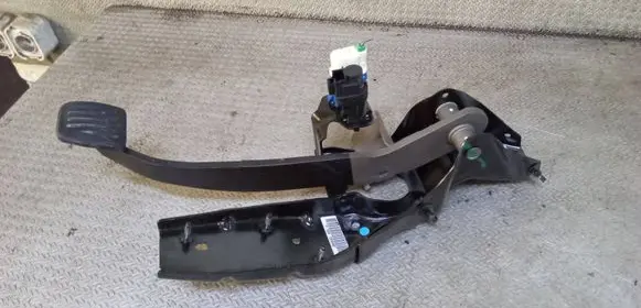 Ford Mondeo MK IV Brake pedal 7G9N2D094NB