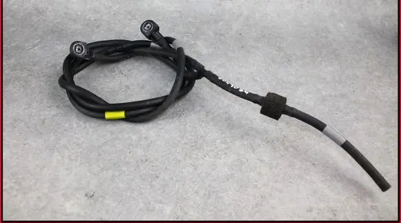Ford Fusion II Windshield washer spray nozzle 