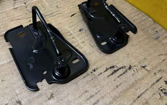 Audi SQ7 Engine bonnet/hood lock/latch loop/hook 4M0823185C 4M0823186C