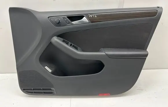 Volkswagen Jetta VI Front door card panel trim