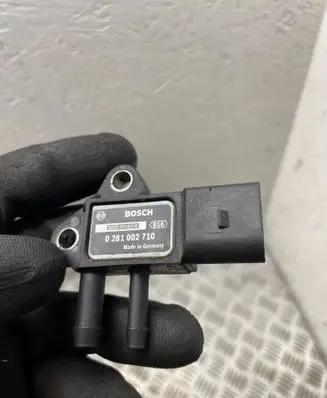 Volkswagen PASSAT B6 Air pressure sensor 0281002710