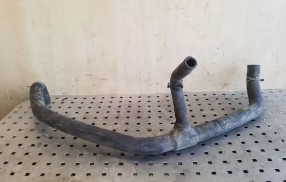 Volkswagen Transporter - Caravelle T4 Engine coolant pipe/hose 074121101E