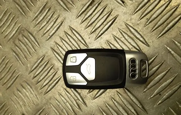 Audi Q7 4M Ignition key/card 4M0959754AM