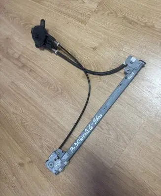 Peugeot 306 Rear door manual window regulator 