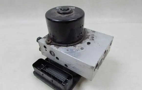 Volvo XC70 ABS Pump 30793445 49245