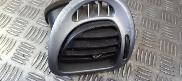 Citroen Xsara Picasso Dashboard side air vent grill/cover trim 9631280177