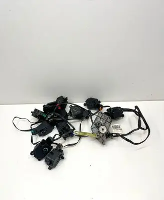 Mercedes-Benz SL R230 Air flap motor/actuator A2038201642 A2308200215