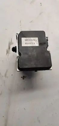 Audi A4 S4 B7 8E 8H ABS Pump 8e0910517h
