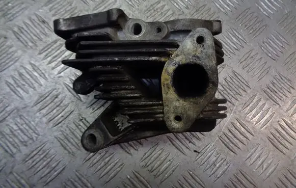 Renault Scenic II - Grand scenic II EGR valve cooler bracket 
